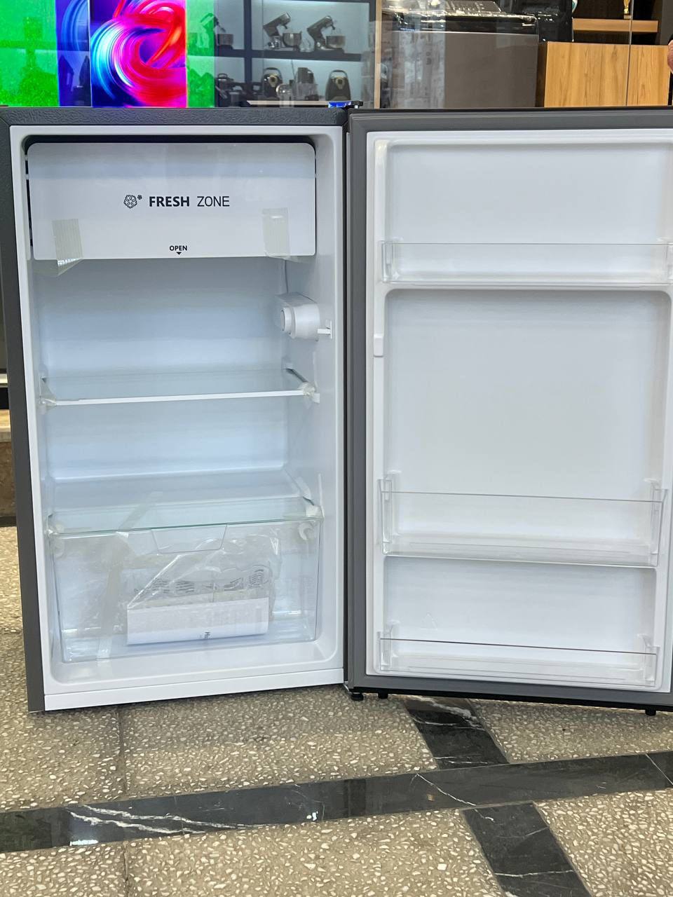 یخچال 6 فوت هایسنس مدل 122D