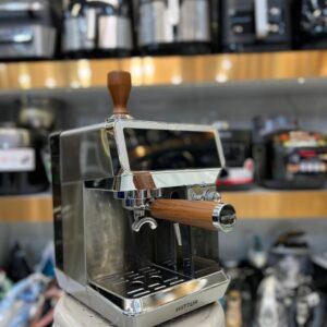 اسپرسوساز نیمه اتوماتیک ویتور مدل W-C67A